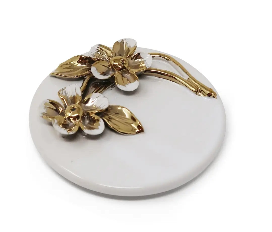 Gold Decorative Candle With Flower Design Lid-Vivience